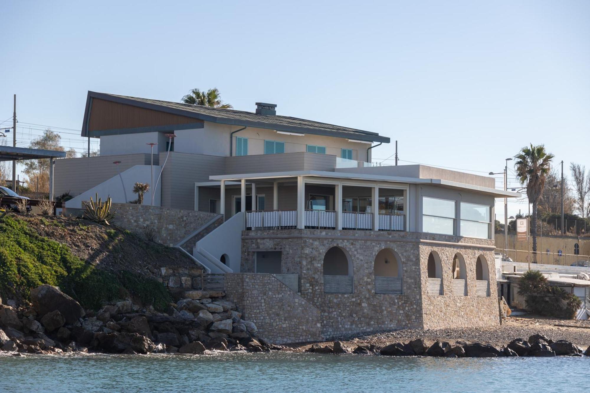 Le Suites Sul Mare Di Esterina Civitavecchia Bagian luar foto