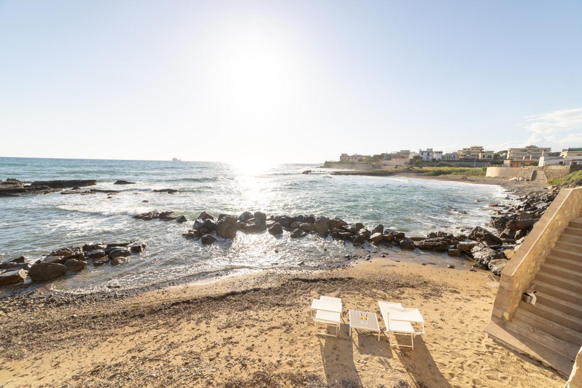 Le Suites Sul Mare Di Esterina Civitavecchia Bagian luar foto