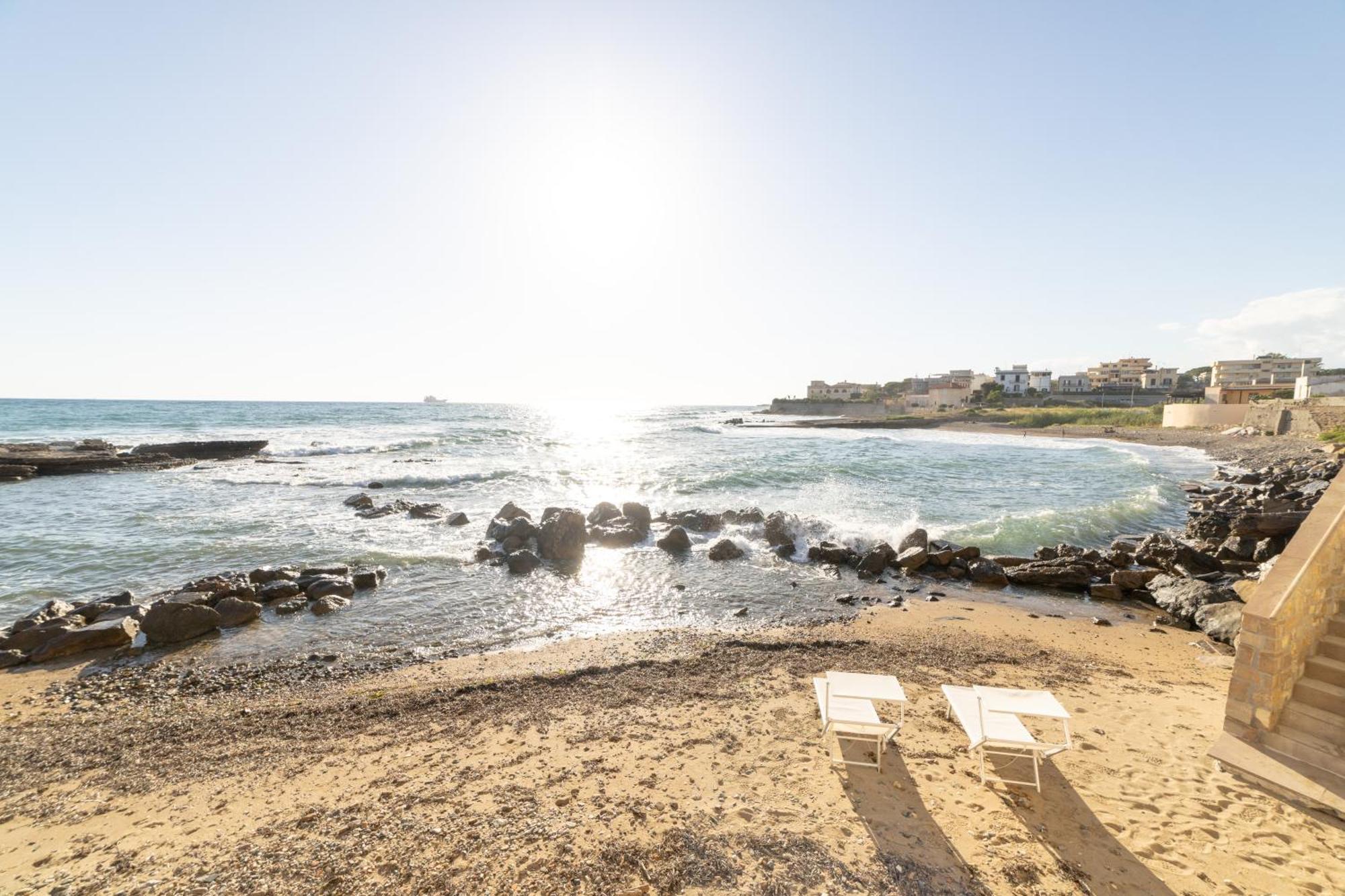 Le Suites Sul Mare Di Esterina Civitavecchia Bagian luar foto