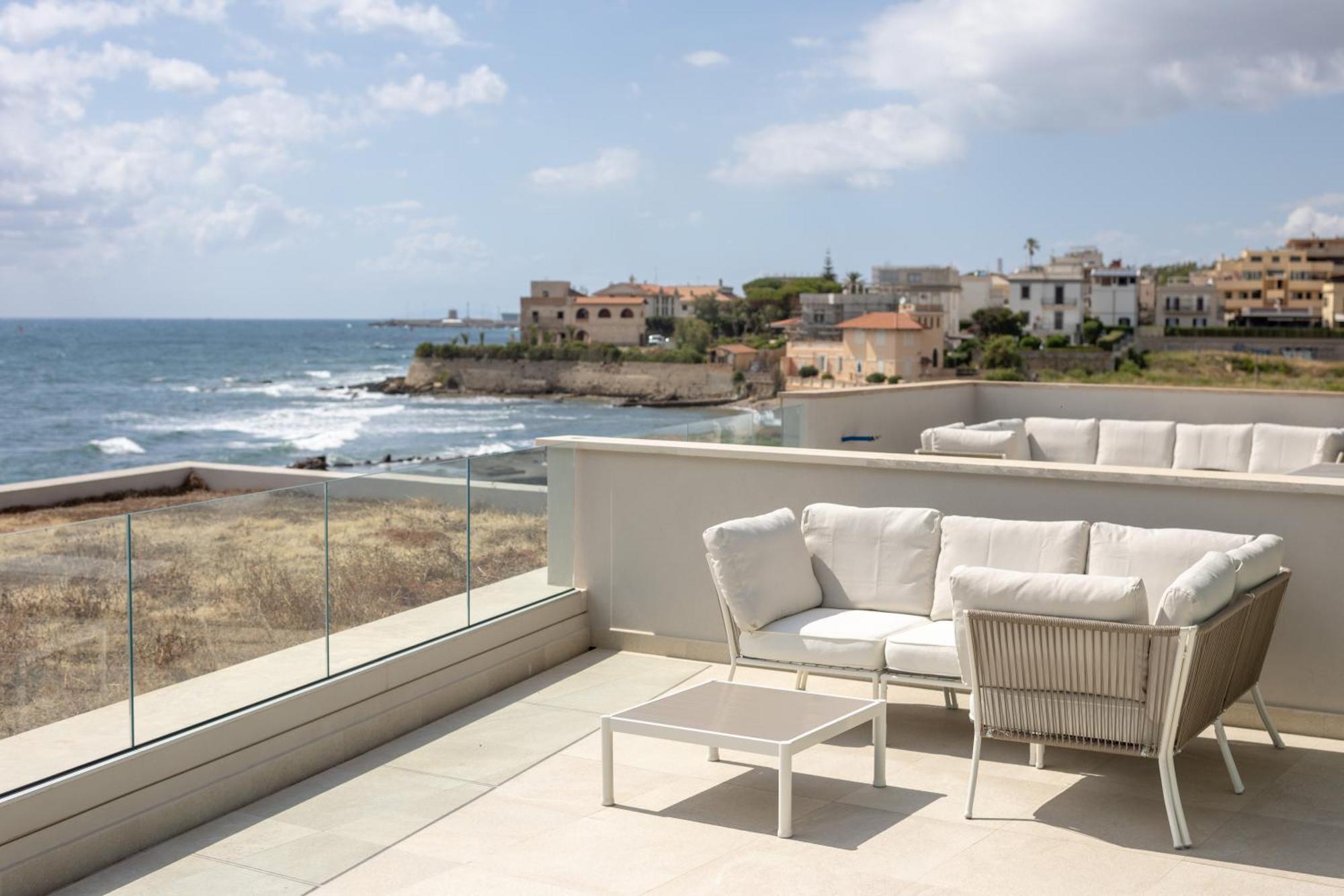 Le Suites Sul Mare Di Esterina Civitavecchia Bagian luar foto