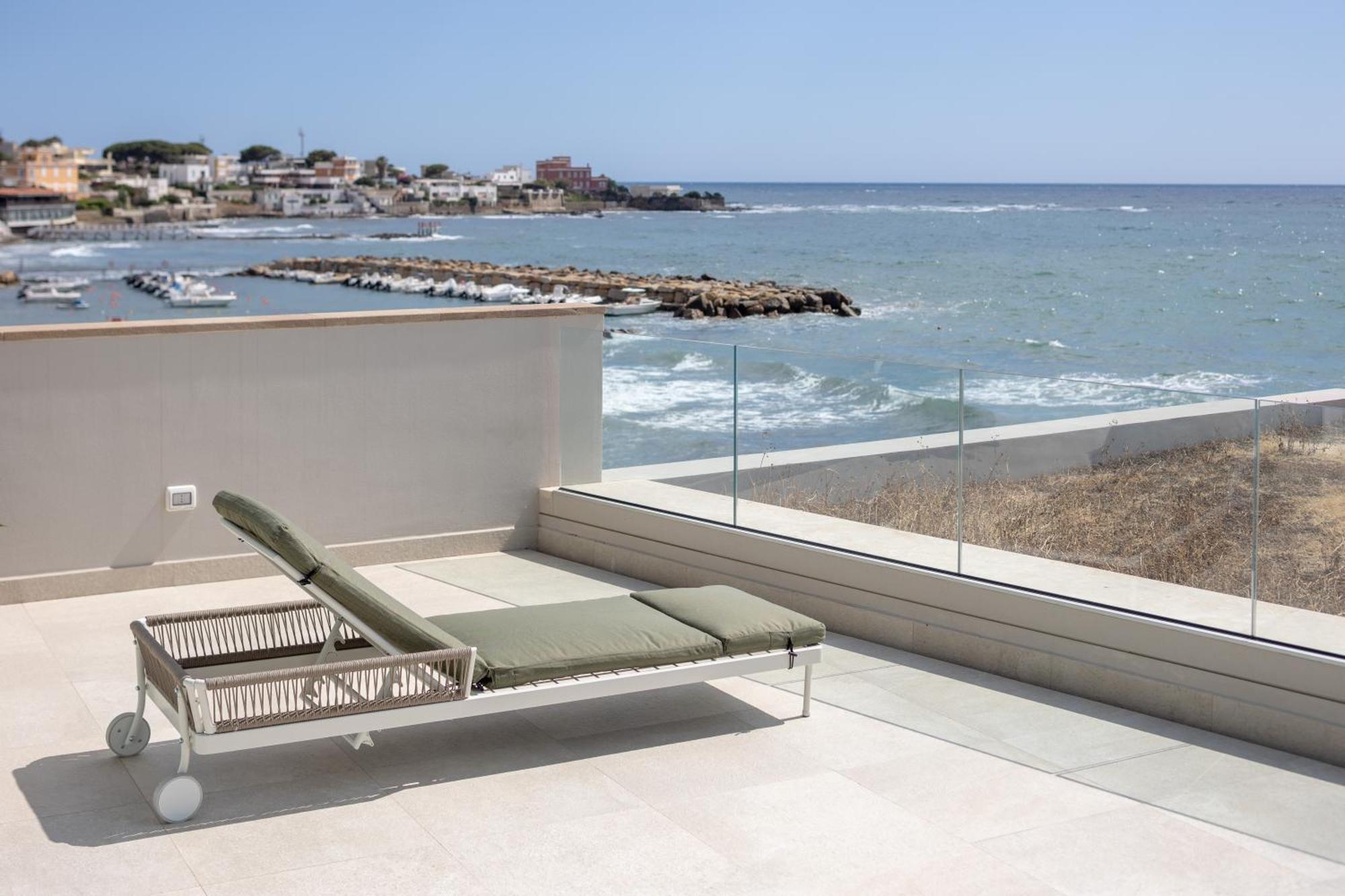 Le Suites Sul Mare Di Esterina Civitavecchia Bagian luar foto